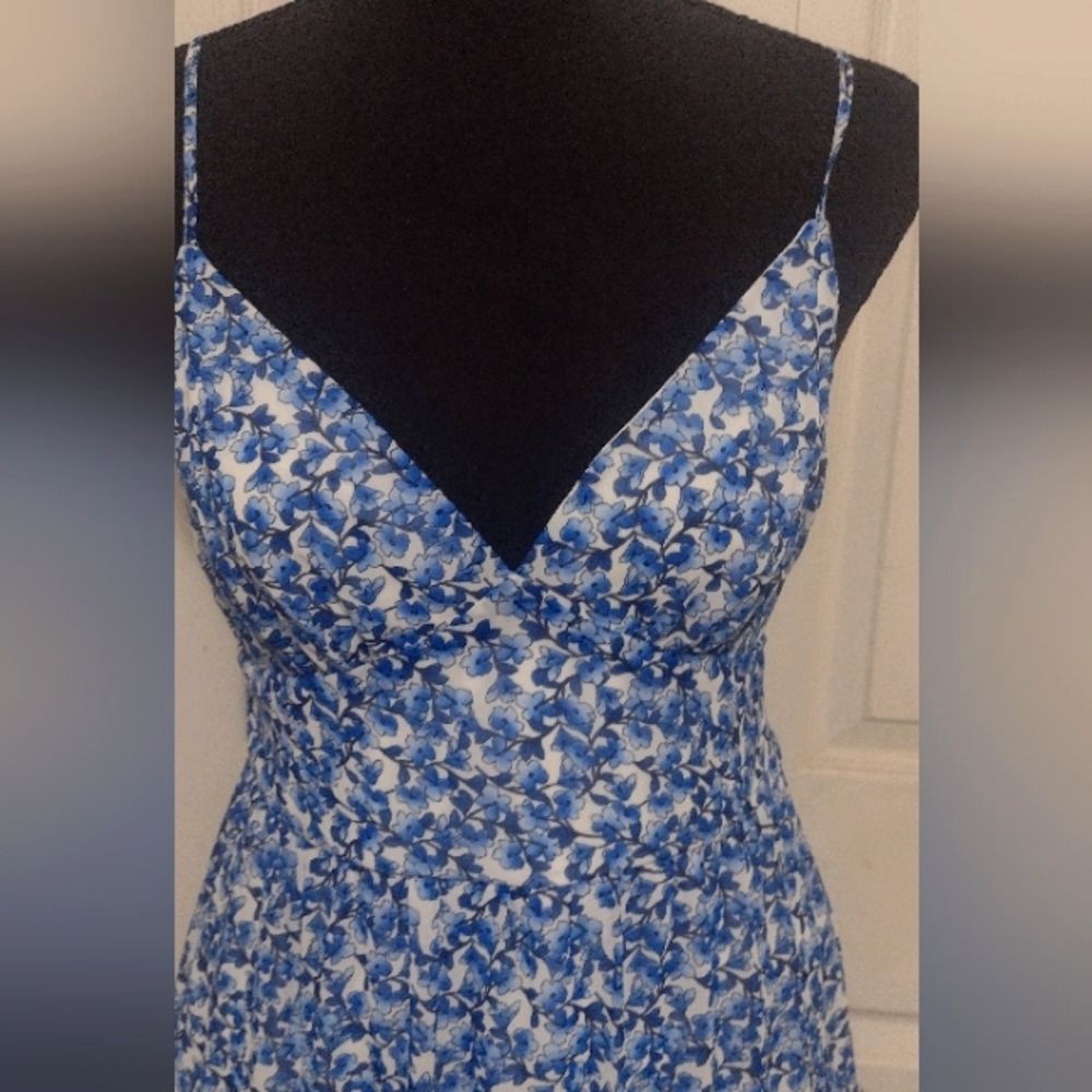 B Darrin sz 9/10 blue flower print strappy dress - Picture 2 of 7